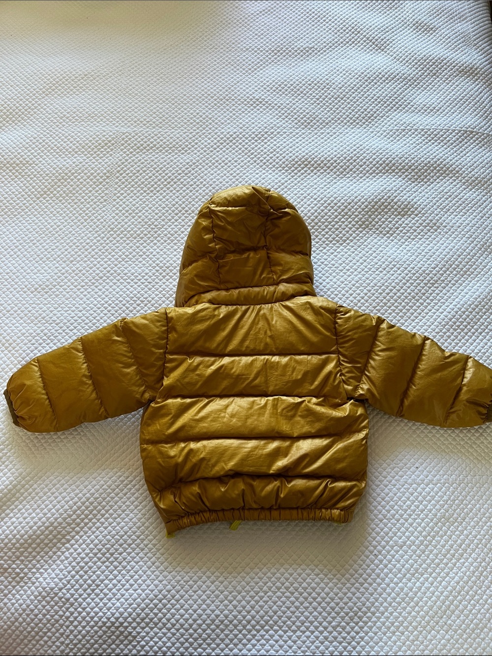 Patagonia Kids' Hooded Puffer Jacket in Mustard- my baby used 12+months - Picture 4 of 5